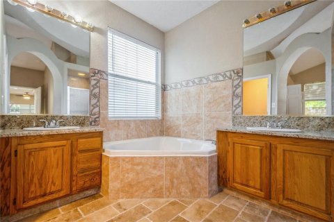 House in Tarpon Springs, Florida 3 bedrooms, 202.06 sq.m. № 1838988 - photo 24