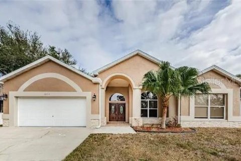 House in Tarpon Springs, Florida 3 bedrooms, 202.06 sq.m. № 1838988 - photo 1