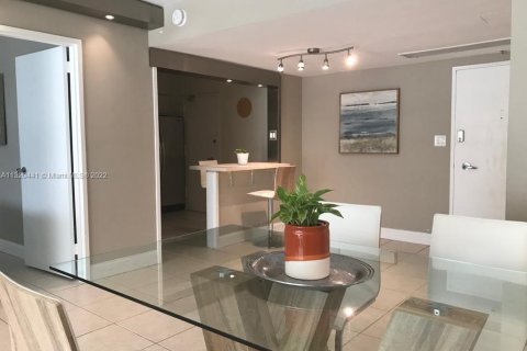 Купить кондоминиум в Майами-Бич, Флорида 1 спальня, 84.54м2, № 2022362 - фото 13