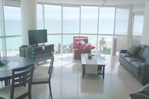 Condominio en alquiler en Miami Beach, Florida, 3 dormitorios, 157 m2 № 2076860 - foto 7