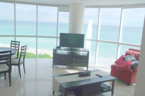 Condominio en alquiler en Miami Beach, Florida, 3 dormitorios, 157 m2 № 2076860 - foto 6