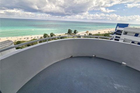 Condominio en alquiler en Miami Beach, Florida, 3 dormitorios, 157 m2 № 2076860 - foto 27