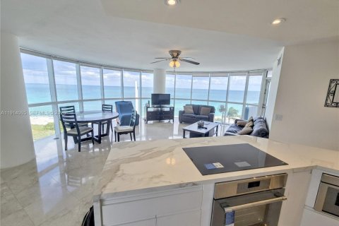 Condominio en alquiler en Miami Beach, Florida, 3 dormitorios, 157 m2 № 2076860 - foto 5