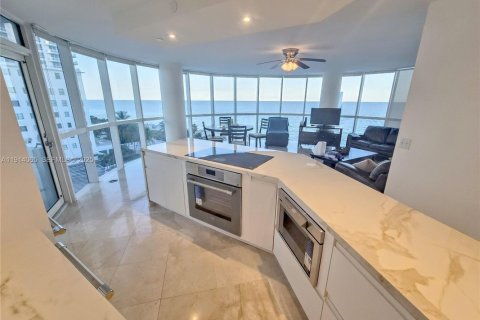 Condominio en Miami Beach, Florida, 3 dormitorios  № 2076860