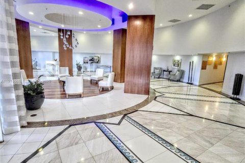 Condominio en alquiler en Miami Beach, Florida, 3 dormitorios, 157 m2 № 2076860 - foto 30