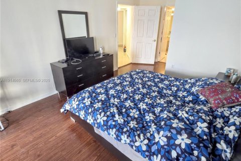 Condominio en alquiler en Miami Beach, Florida, 3 dormitorios, 157 m2 № 2076860 - foto 15
