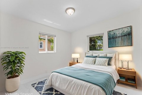 House in Miami, Florida 3 bedrooms, 112.23 sq.m. № 2014490 - photo 25