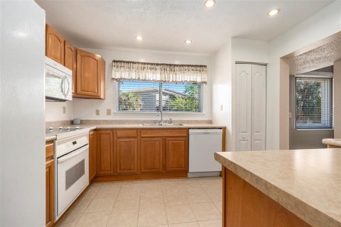 Condo in Tampa, Florida, 2 bedrooms  № 1579078 - photo 13