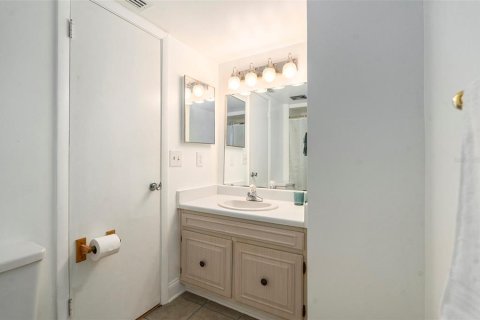 Condo in Tampa, Florida, 2 bedrooms  № 1579078 - photo 20
