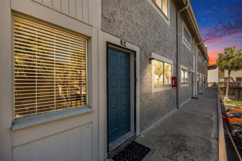 Condo in Tampa, Florida, 2 bedrooms  № 1579078 - photo 1