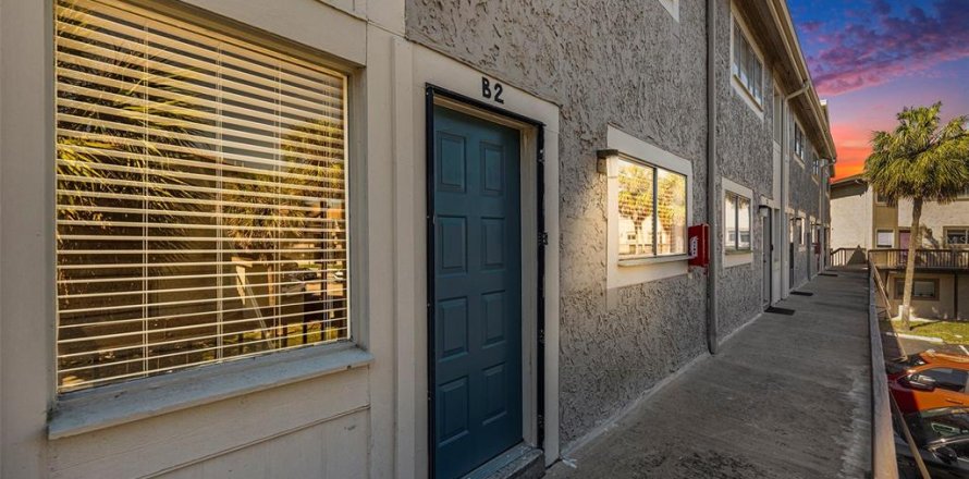 Condo in Tampa, Florida, 2 bedrooms  № 1579078