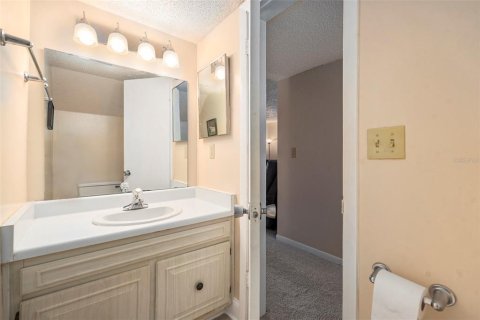 Condo in Tampa, Florida, 2 bedrooms  № 1579078 - photo 14