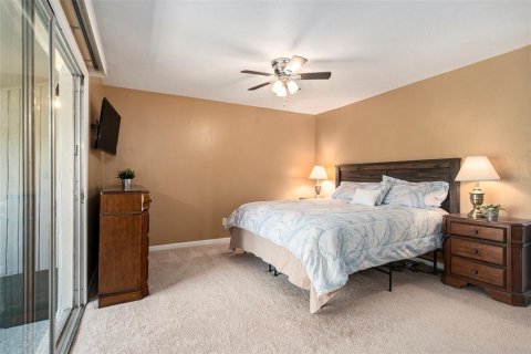 Condo in Tampa, Florida, 2 bedrooms  № 1579078 - photo 29