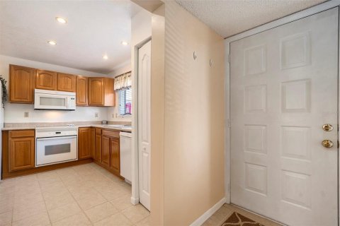 Condo in Tampa, Florida, 2 bedrooms  № 1579078 - photo 11
