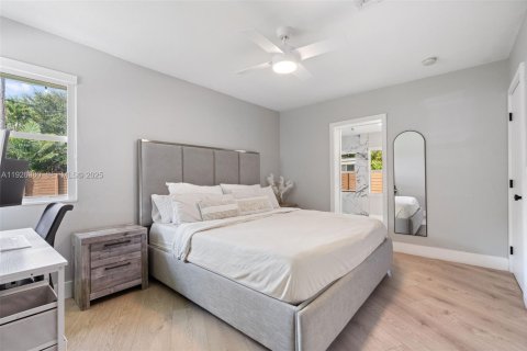 House in Miami Shores, Florida 3 bedrooms, 151.34 sq.m. № 1985942 - photo 13