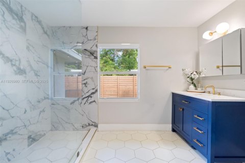 House in Miami Shores, Florida 3 bedrooms, 151.34 sq.m. № 1985942 - photo 17