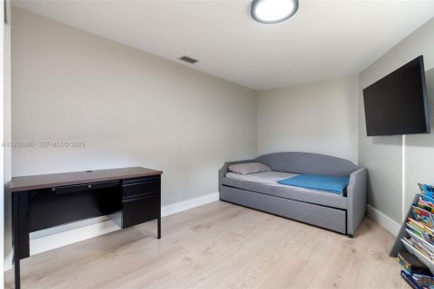 House in Miami Shores, Florida 3 bedrooms, 151.34 sq.m. № 1985942 - photo 24