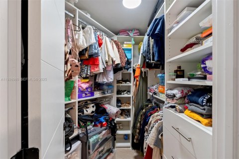 House in Miami Shores, Florida 3 bedrooms, 151.34 sq.m. № 1985942 - photo 23