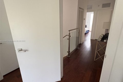 Townhouse in Doral, Florida 4 bedrooms, 176.05 sq.m. № 1859214 - photo 26