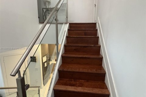 Townhouse in Doral, Florida 4 bedrooms, 176.05 sq.m. № 1859214 - photo 23