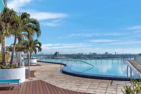 Condo in Miami, Florida, 1 bedroom № 2255466 - photo 6