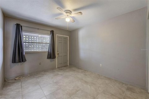 Condominio en alquiler en Saint Petersburg, Florida, 2 dormitorios, 105.44 m2 № 2223116 - foto 13
