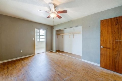 Condominio en alquiler en Saint Petersburg, Florida, 2 dormitorios, 105.44 m2 № 2223116 - foto 12