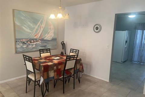Condominio en alquiler en Saint Petersburg, Florida, 2 dormitorios, 105.44 m2 № 2223116 - foto 5