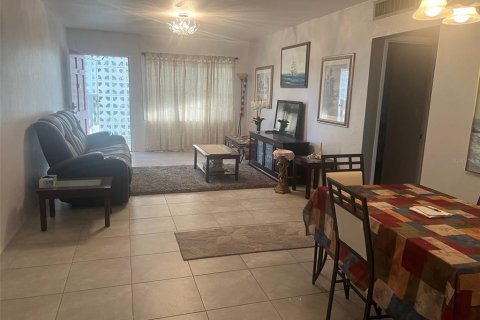 Condominio en alquiler en Saint Petersburg, Florida, 2 dormitorios, 105.44 m2 № 2223116 - foto 4