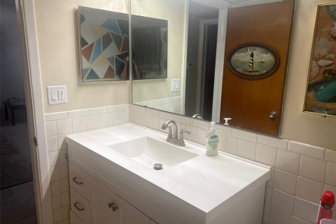 Condominio en alquiler en Saint Petersburg, Florida, 2 dormitorios, 105.44 m2 № 2223116 - foto 16