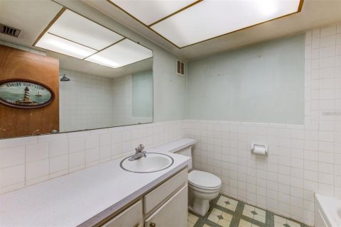 Condominio en alquiler en Saint Petersburg, Florida, 2 dormitorios, 105.44 m2 № 2223116 - foto 10