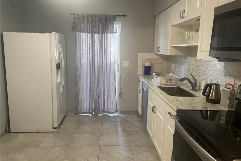 Condominio en alquiler en Saint Petersburg, Florida, 2 dormitorios, 105.44 m2 № 2223116 - foto 6