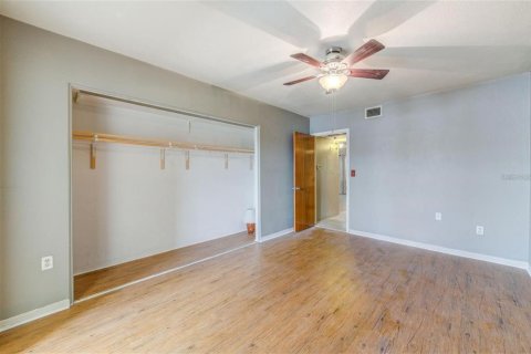 Condominio en alquiler en Saint Petersburg, Florida, 2 dormitorios, 105.44 m2 № 2223116 - foto 11