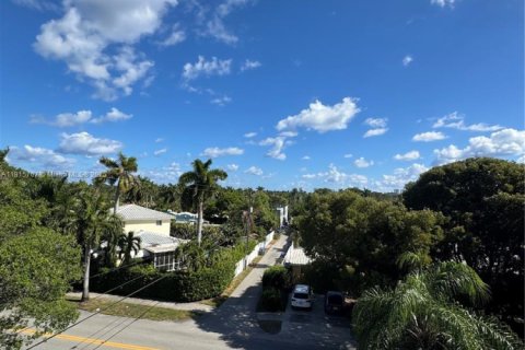 Copropriété à louer à Hollywood, Floride: 1 chambre, 83.43 m2 № 1971798 - photo 1