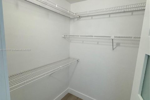 Copropriété à louer à Hollywood, Floride: 1 chambre, 83.43 m2 № 1971798 - photo 17