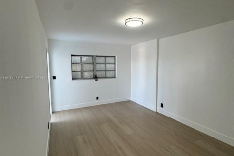 Copropriété à louer à Hollywood, Floride: 1 chambre, 83.43 m2 № 1971798 - photo 10