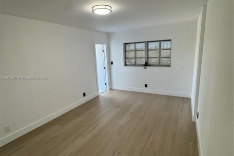 Copropriété à louer à Hollywood, Floride: 1 chambre, 83.43 m2 № 1971798 - photo 12