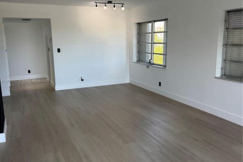 Copropriété à louer à Hollywood, Floride: 1 chambre, 83.43 m2 № 1971798 - photo 7