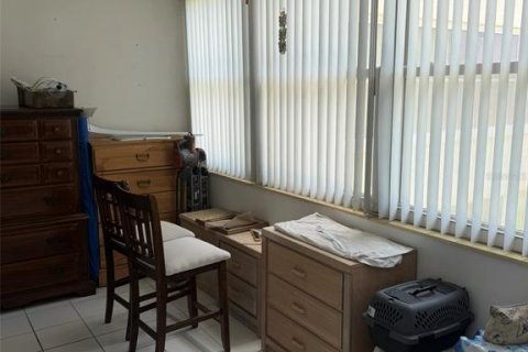 Condo in Saint Petersburg, Florida, 2 bedrooms № 2211413 - photo 7