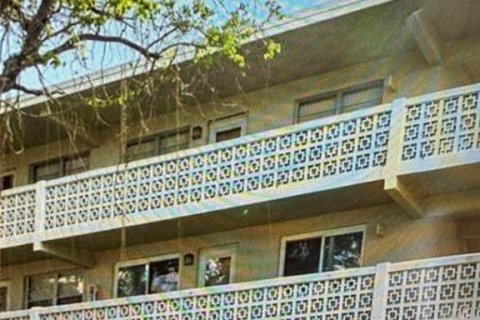 Condo in Saint Petersburg, Florida, 2 bedrooms  № 2211413