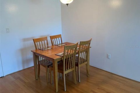 Condo in Saint Petersburg, Florida, 2 bedrooms № 2211413 - photo 3