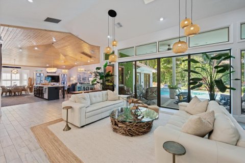 House in Jupiter, Florida 4 bedrooms, 296.17 sq.m. № 2082088 - photo 8