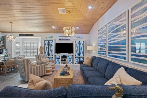 House in Jupiter, Florida 4 bedrooms, 296.17 sq.m. № 2082088 - photo 16