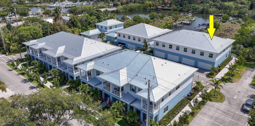 Touwnhouse à Stuart, Floride 3 chambres, 162.76 m2 № 2420773