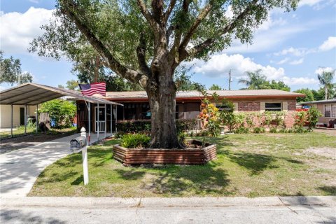 Casa en venta en Brandon, Florida, 3 dormitorios, 162.67 m2 № 1899042 - foto 1