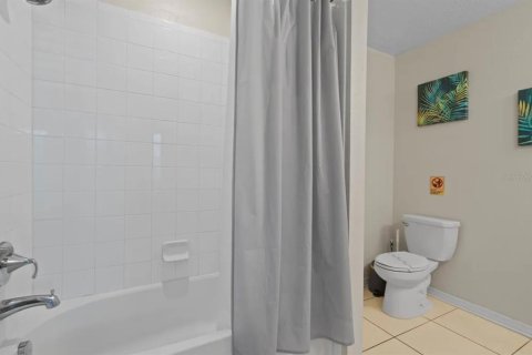 Купить кондоминиум в Киссимми, Флорида 5 комнат, 111.11м2, № 2156855 - фото 19