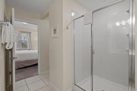 Купить кондоминиум в Киссимми, Флорида 5 комнат, 111.11м2, № 2156855 - фото 25