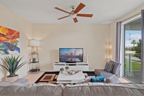 Купить кондоминиум в Киссимми, Флорида 5 комнат, 111.11м2, № 2156855 - фото 10