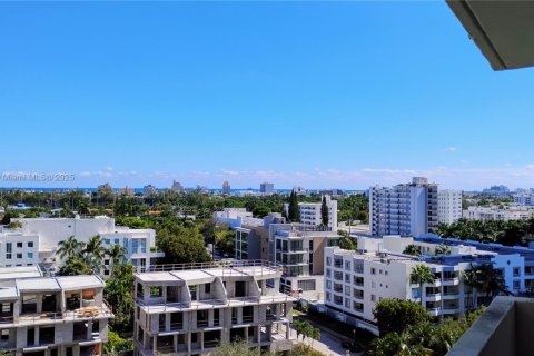Condo in Miami Beach, Florida, 1 bedroom  № 1974799 - photo 20