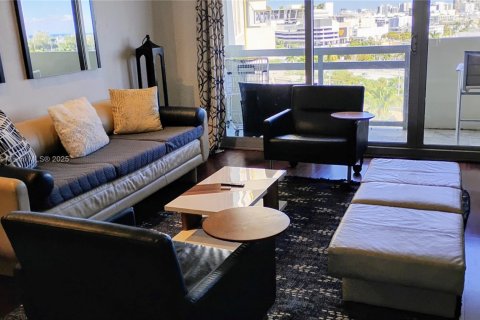 Condo in Miami Beach, Florida, 1 bedroom  № 1974799 - photo 2